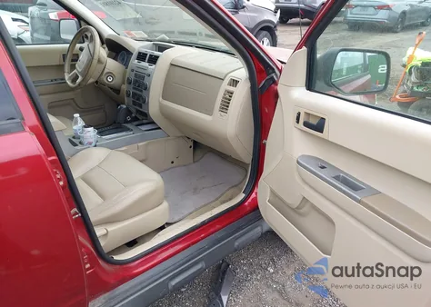 2008 Ford Escape Xlt из США, поврежденный, VIN 1FMCU93198KE32592